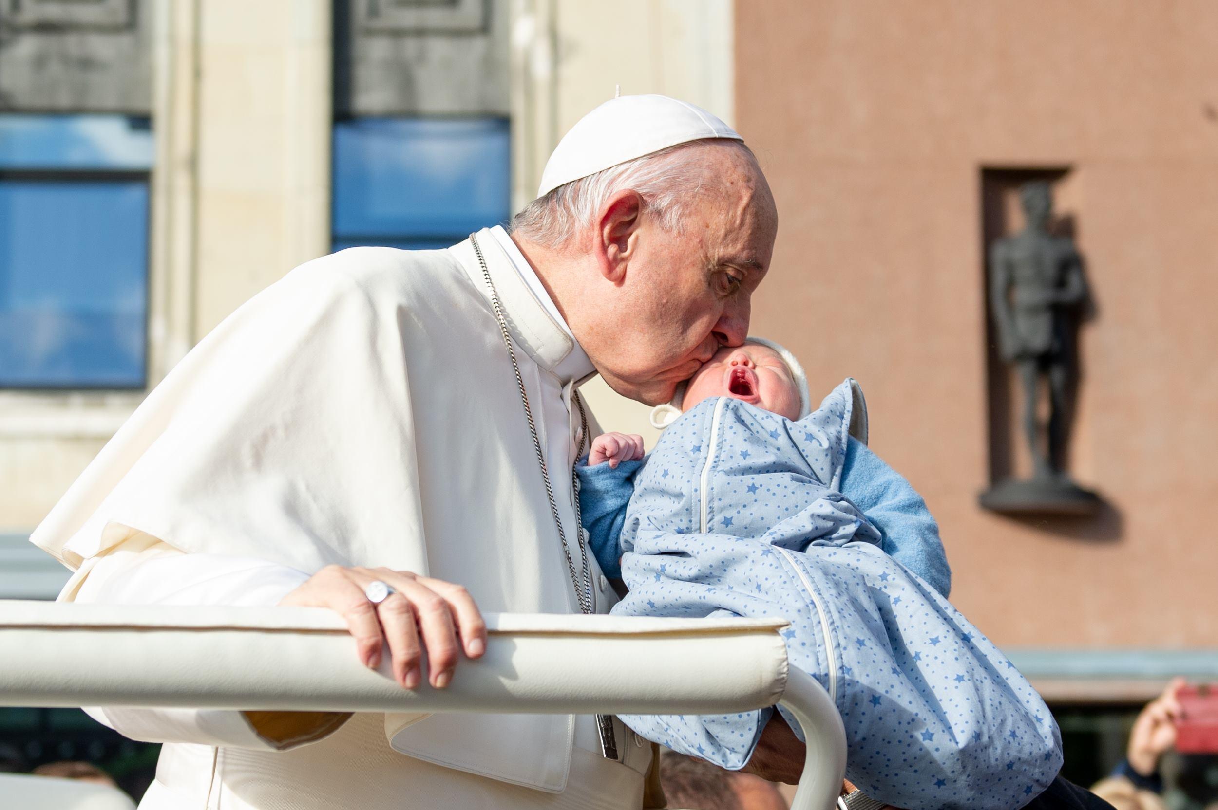Pope Francis Commends Estonia’s Catholic Community